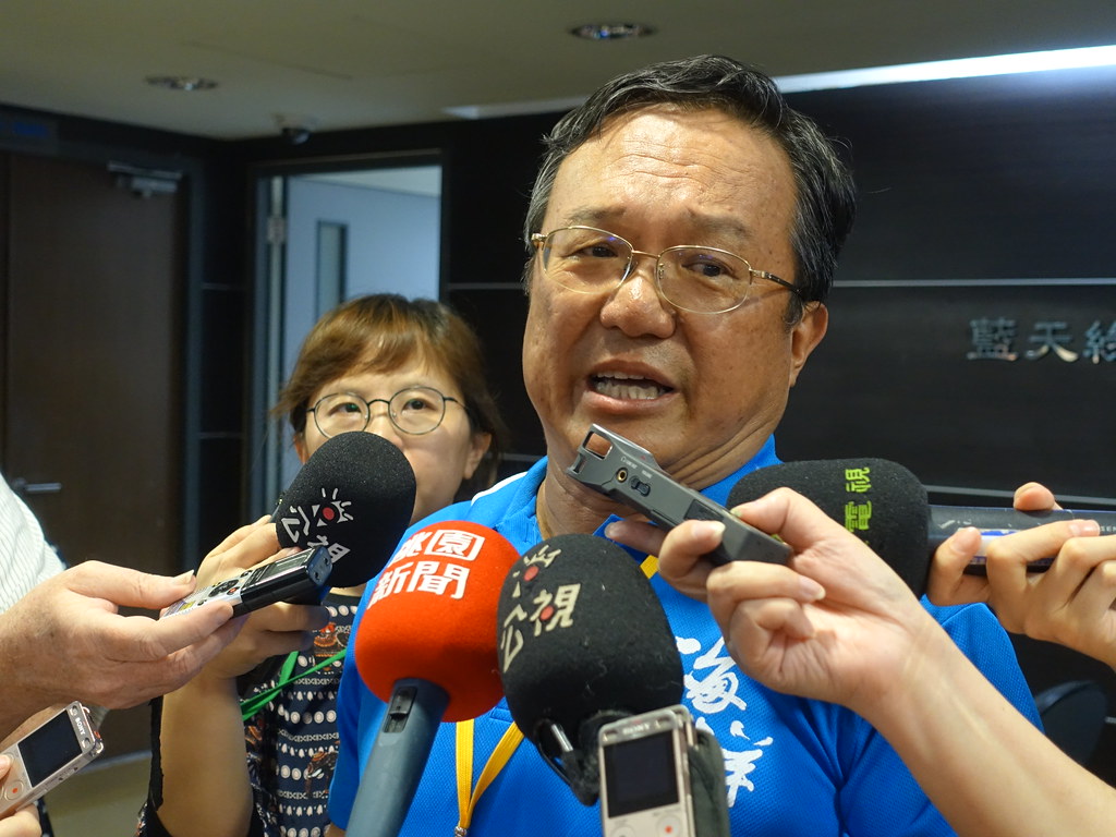 上任的新一屆環評委員名單，除主任委員